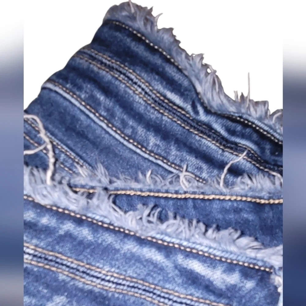 KanCan Denim Raw Edge Frayed Shorts